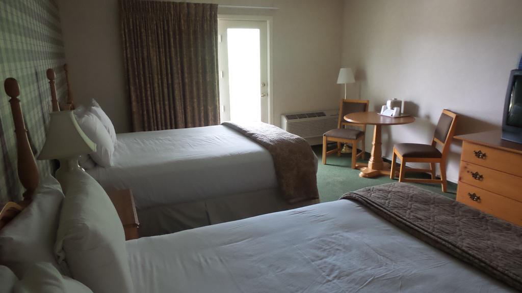 Queen Room Two Queen Beds